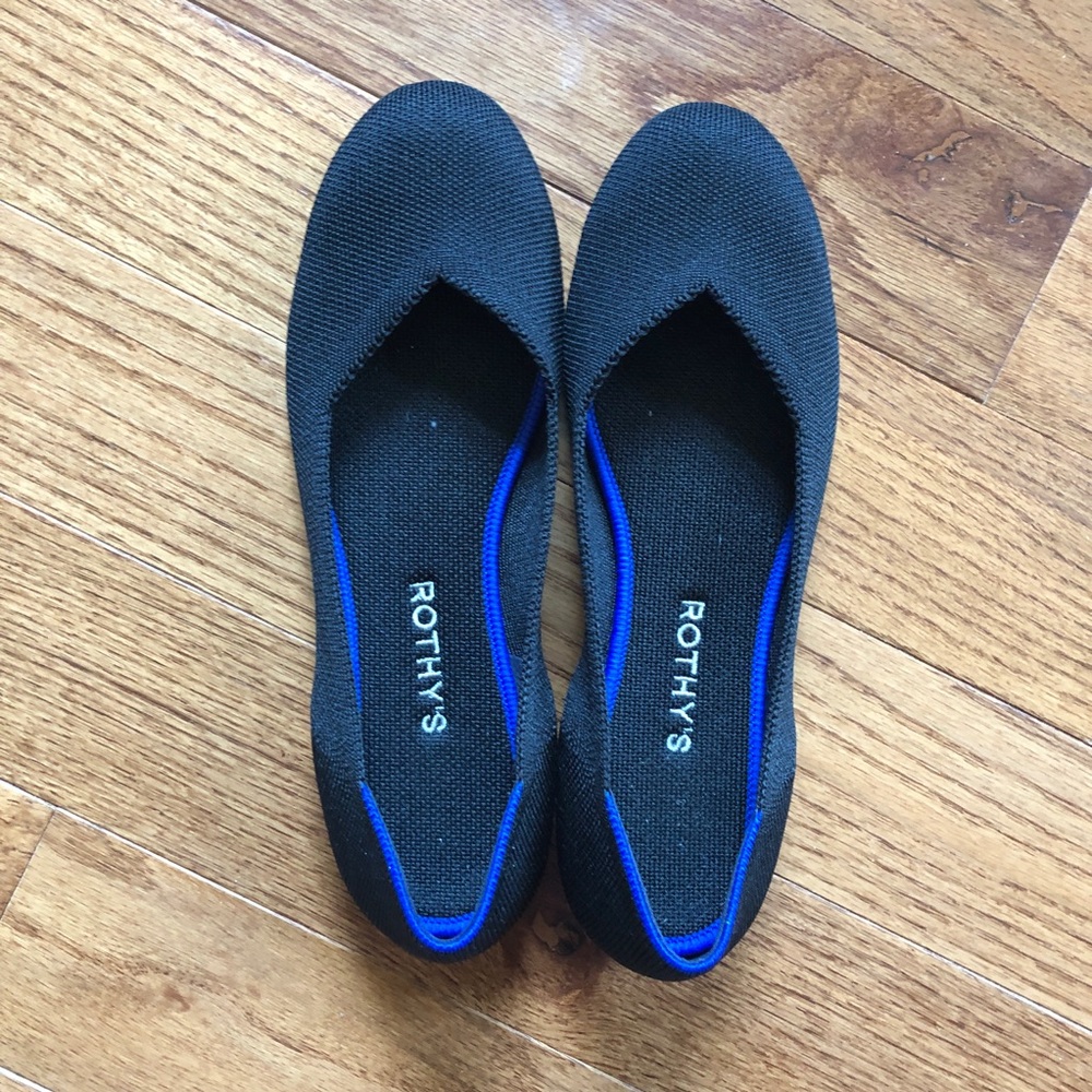 Rothy’s black round-toe flats